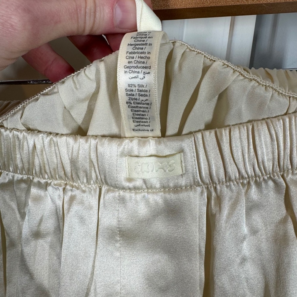 SKIMS Silk Boxer Ecru White Silk Blend Pajama Shorts XS NWT lounge sleep comfy - Picture 4 of 6